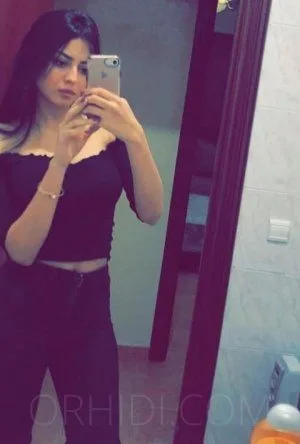 Zouzy escort Essen