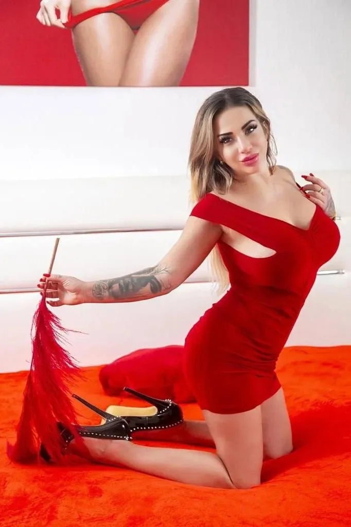 Chloe Zartoderhart escort Essen