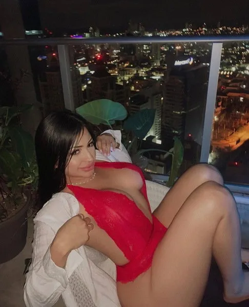Isabela Latina Av Aus Kolumbien escort Essen